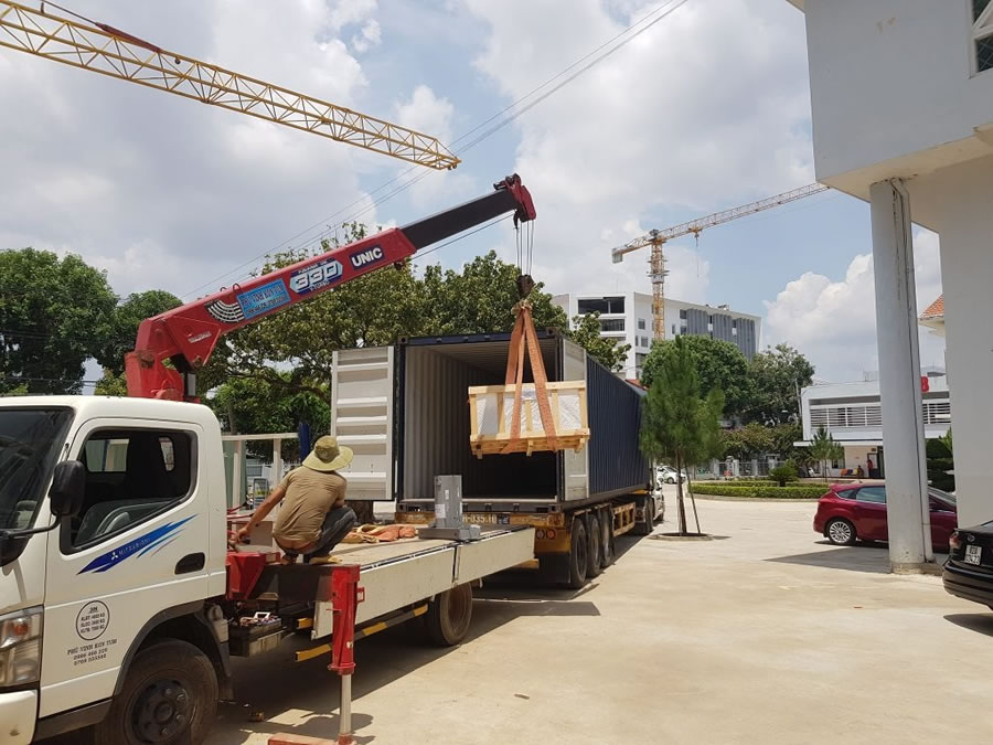 Cho thuê xe cần cầu nâng hàng tại TP Vinh Nghệ An